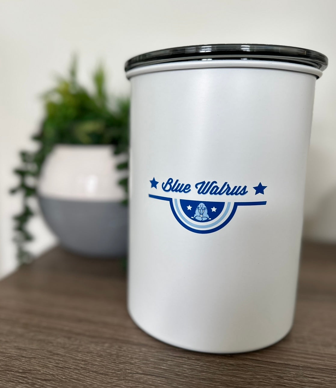 Blue Walrus Airscape® 64oz Canister